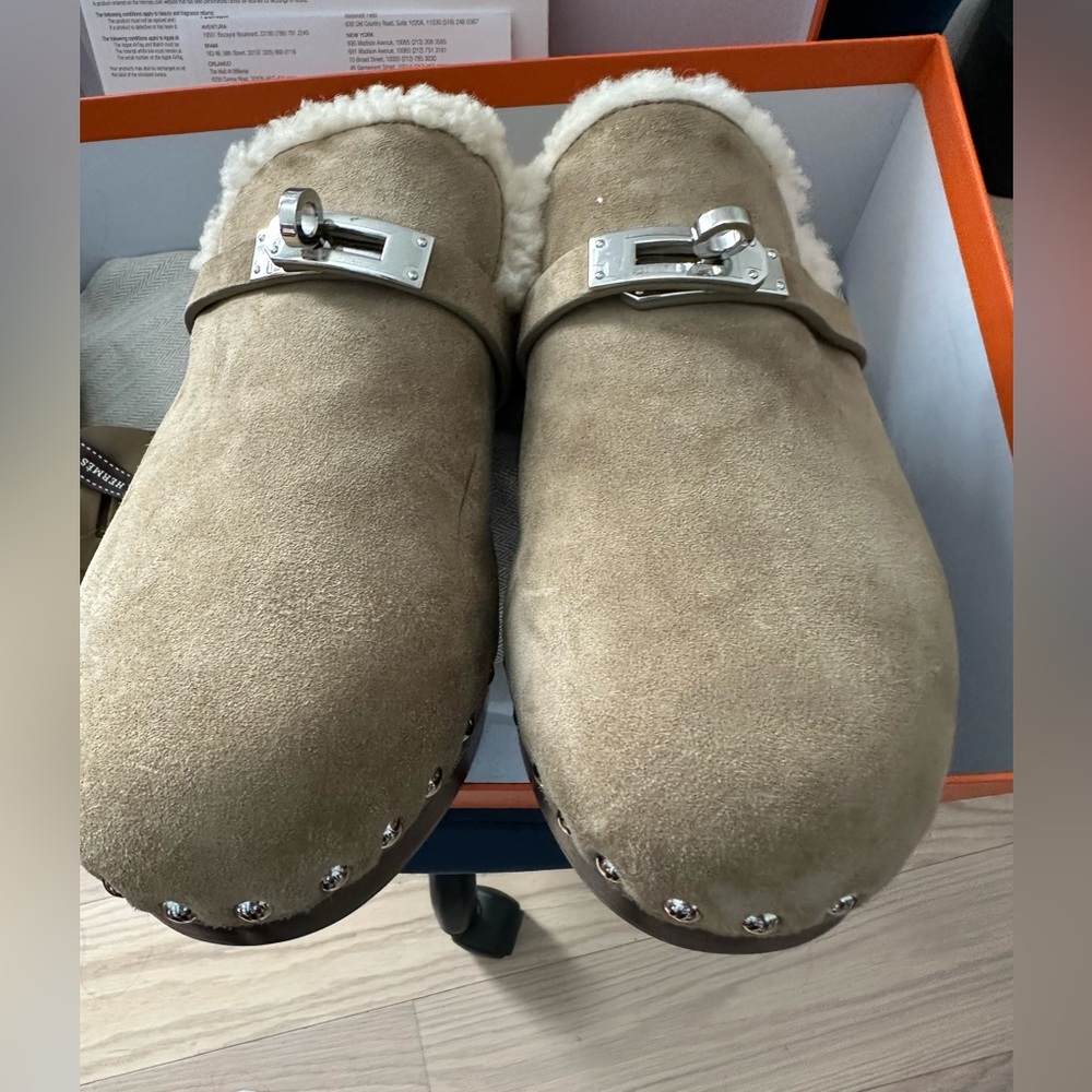 Hermes Carlotta mule never worn